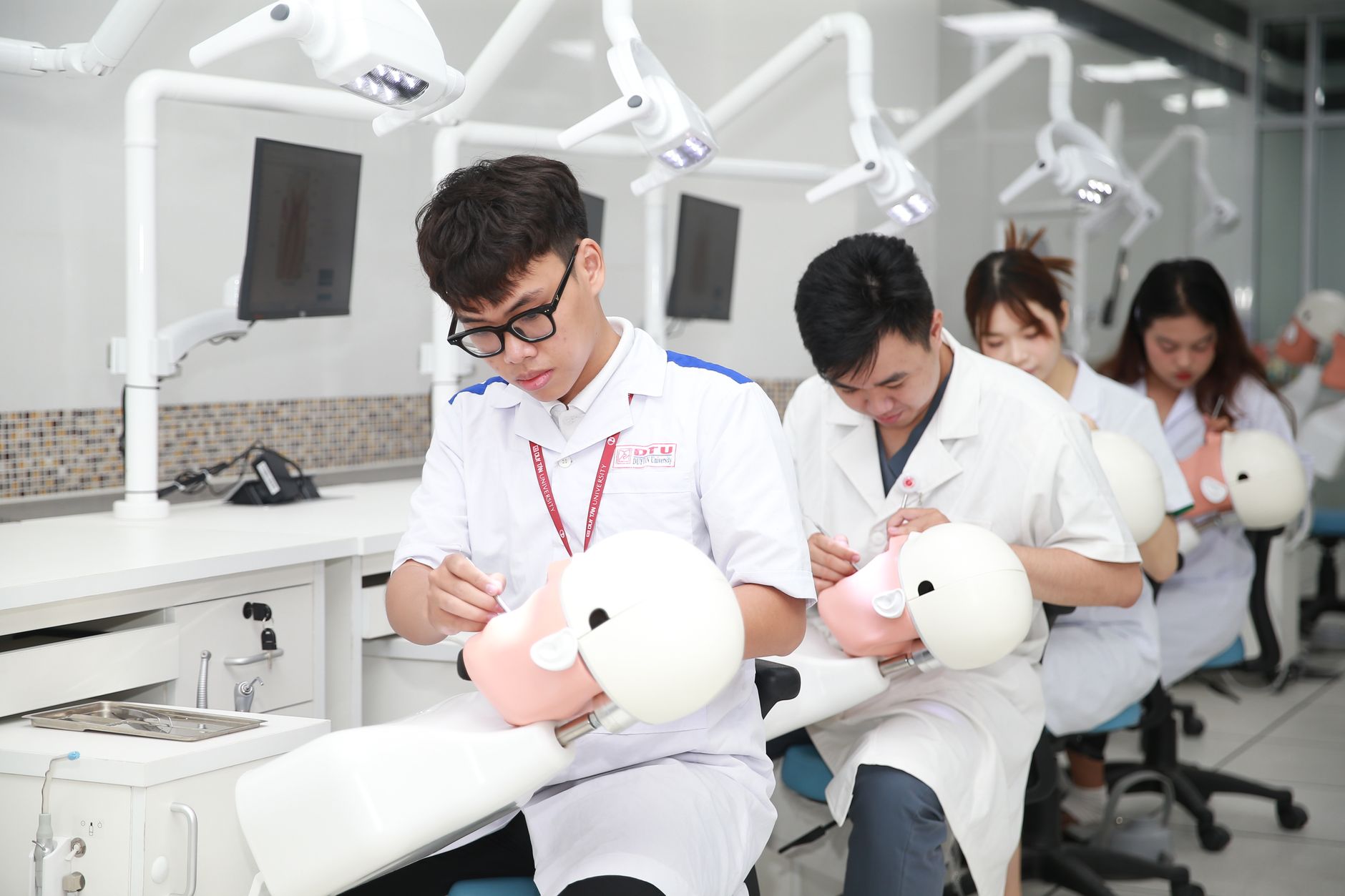 牙医诊所业主Low Doc贷款2026：利率、LVR与验证策略（dentist low doc loan）
