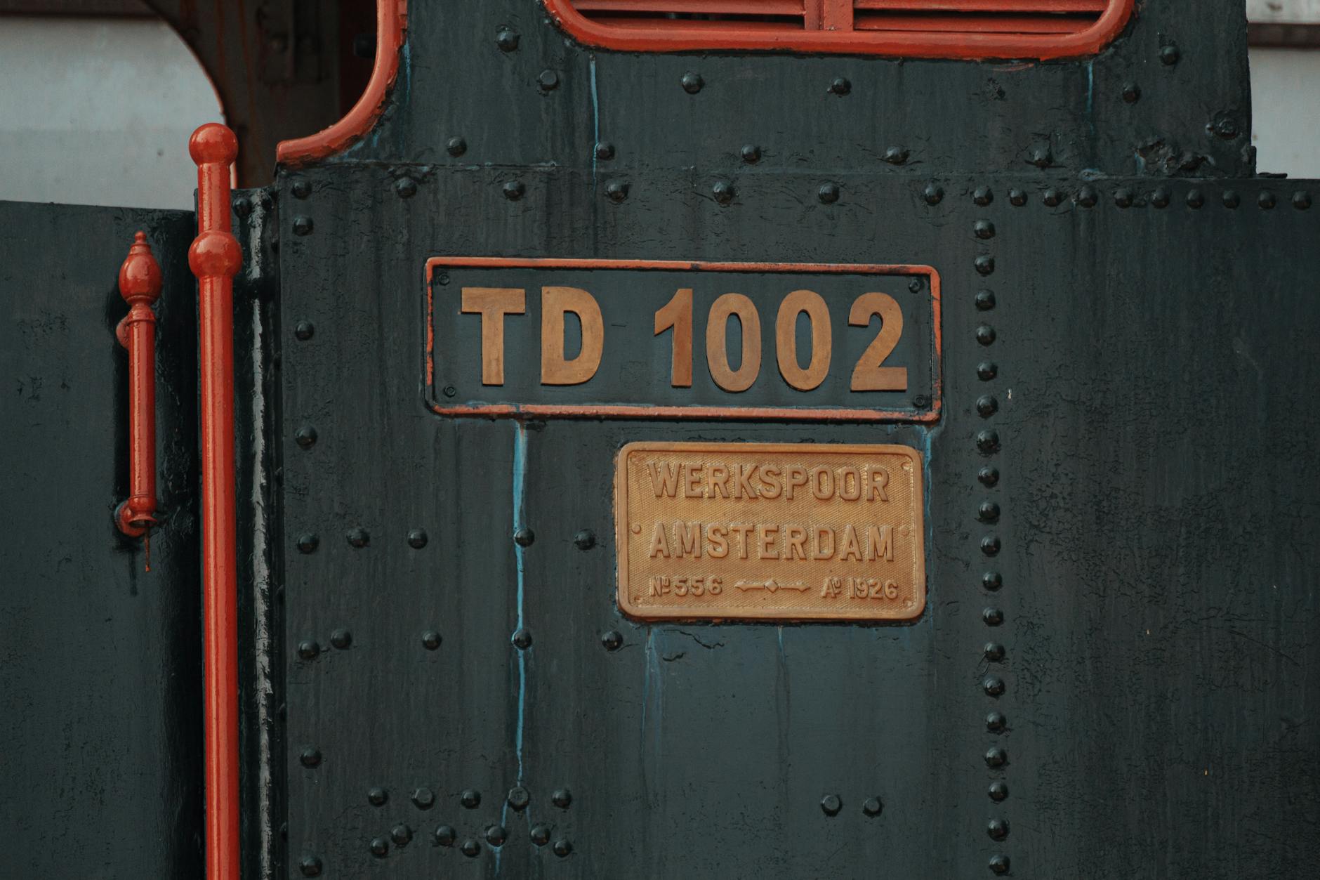 10023