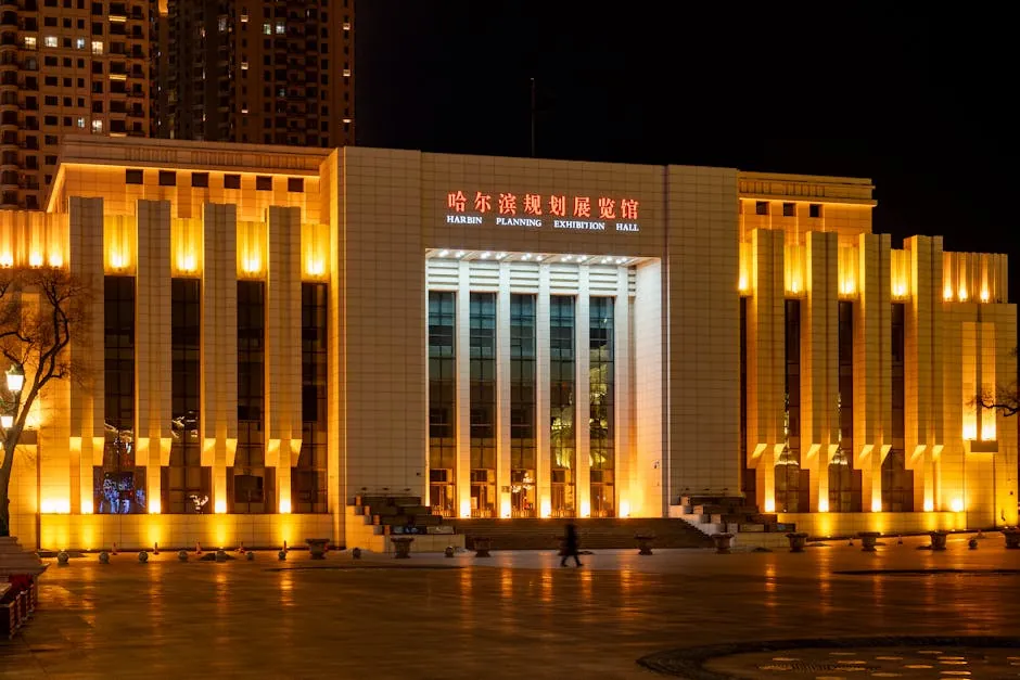 仿照凡尔赛宫的黄金海岸豪宅进入市场